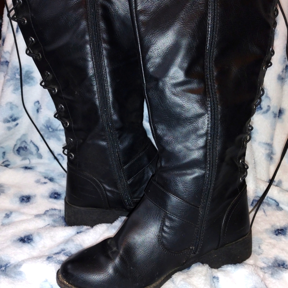 Boots. Many styles. Sizes 6 1/2 &7